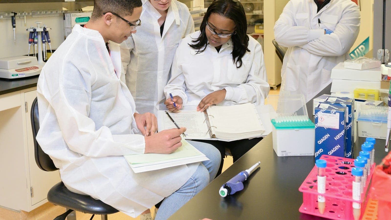 Training on mRNA Vaccine Production at the NIAID Vaccine Research Center Scientists from South Africa learn key aspects of the mRNA vaccine production process during a two-week visit to the VRC—part of an ongoing collaboration to share knowledge, expertise, and data to expedite mRNA vaccine production globally. Credit: NIAID https://www.flickr.com/photos/niaid/53108470547/
